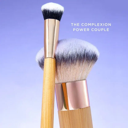 MCOIKY®Concealer Paw Brush - Angled for Seamless Application